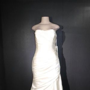 NWT PRONOVIAS  WHITE ONE TIGRIS 411, SIZE 12 WEDDING DRESS